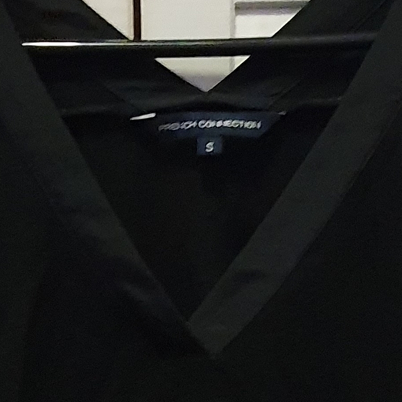 French Connection Black V Neck Top - Size S - Picture 4 of 4